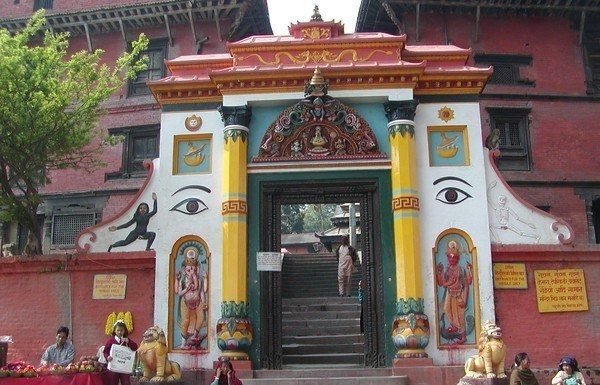 Guhyeshwari Temple Nepal 2 600x385 1